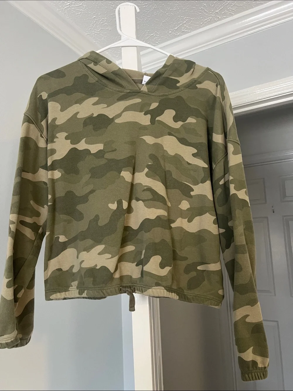 Old Navy Olive and Tan Camo Pullover Hoodie